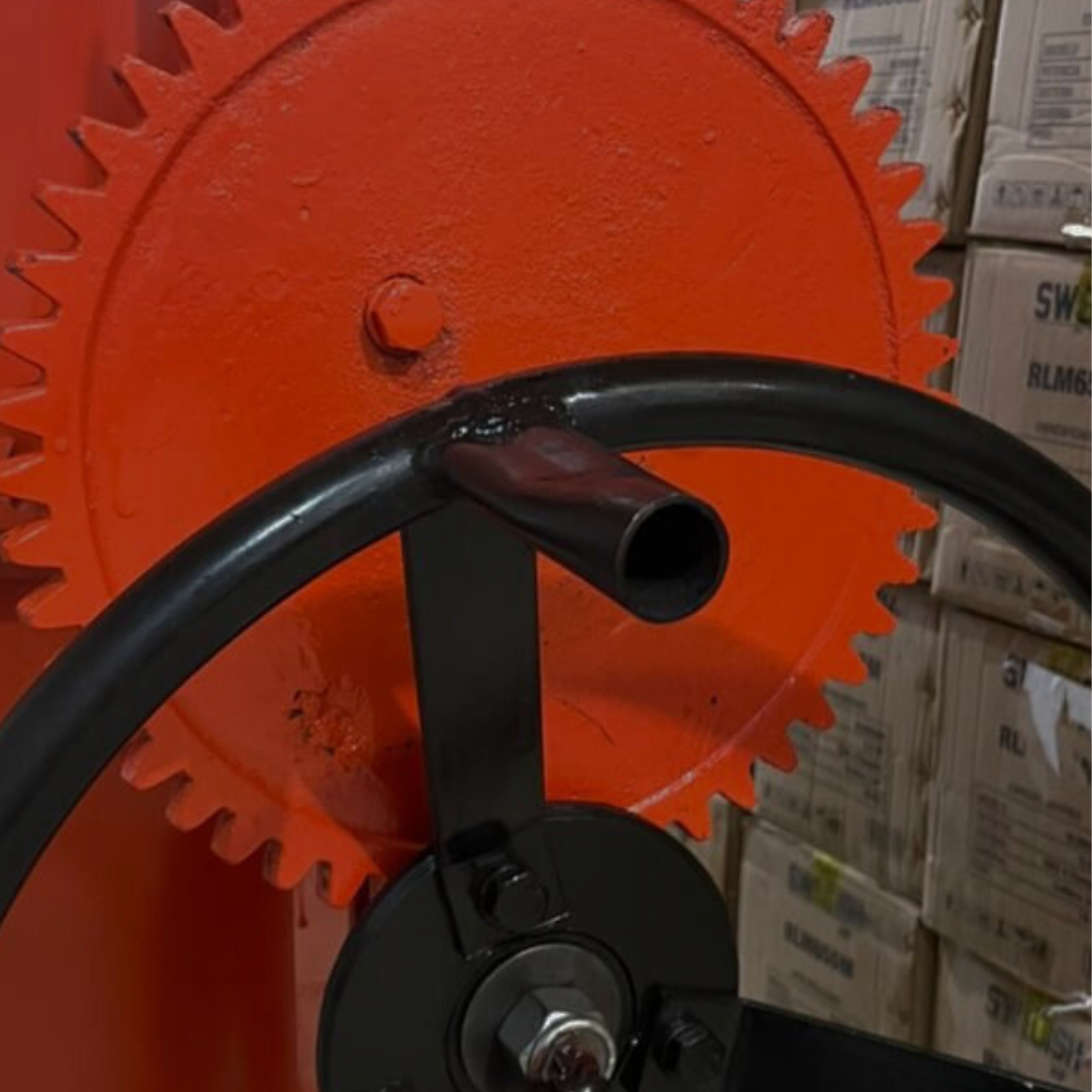 SE VENDE _REVOLVEDORA 1 SACO, MOTOR HONDA 5.5 HP