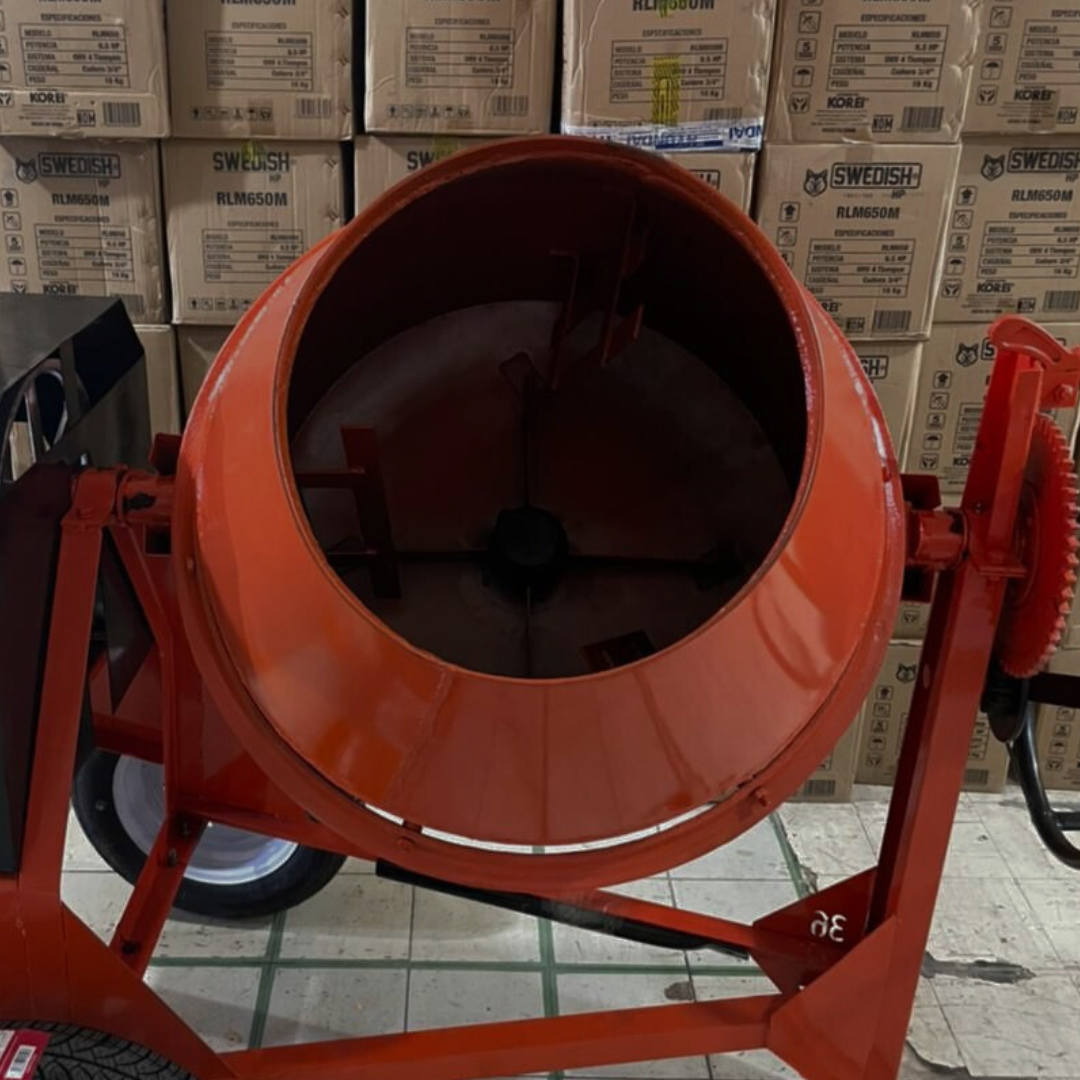 SE VENDE _REVOLVEDORA 1 SACO, MOTOR HONDA 5.5 HP